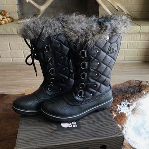 Sorel Tofino boots